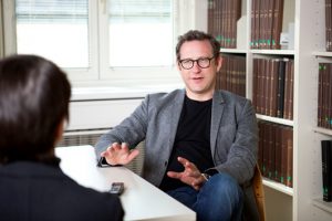 In den Niederlanden können Gewerkschaften auch Selbstständige mit organisieren, sagt Arbeits- und Sozialrechtsexperte Martin Risak von der Uni Wien im Interview. (Foto: Nurith Wagner-Stauss)