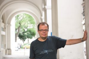 ROLAND ATZMÜLLER ist Assistenzprofessor an der Johannes-Kepler-Universität Linz in der Abteilung für theoretische Soziologie und Sozialanalysen. Foto: Nurith Wagner-Strauss